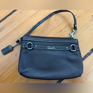 Vintage Y2K Coach Gallery Medium Wristlet Brown Leather Silver Hardware Purse